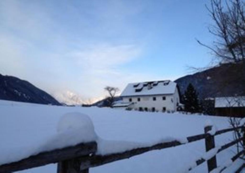 Hotel Ansitz Goller Rasun di Sopra Esterno foto