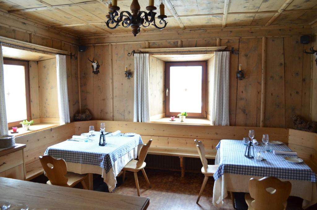 Hotel Ansitz Goller Rasun di Sopra Esterno foto