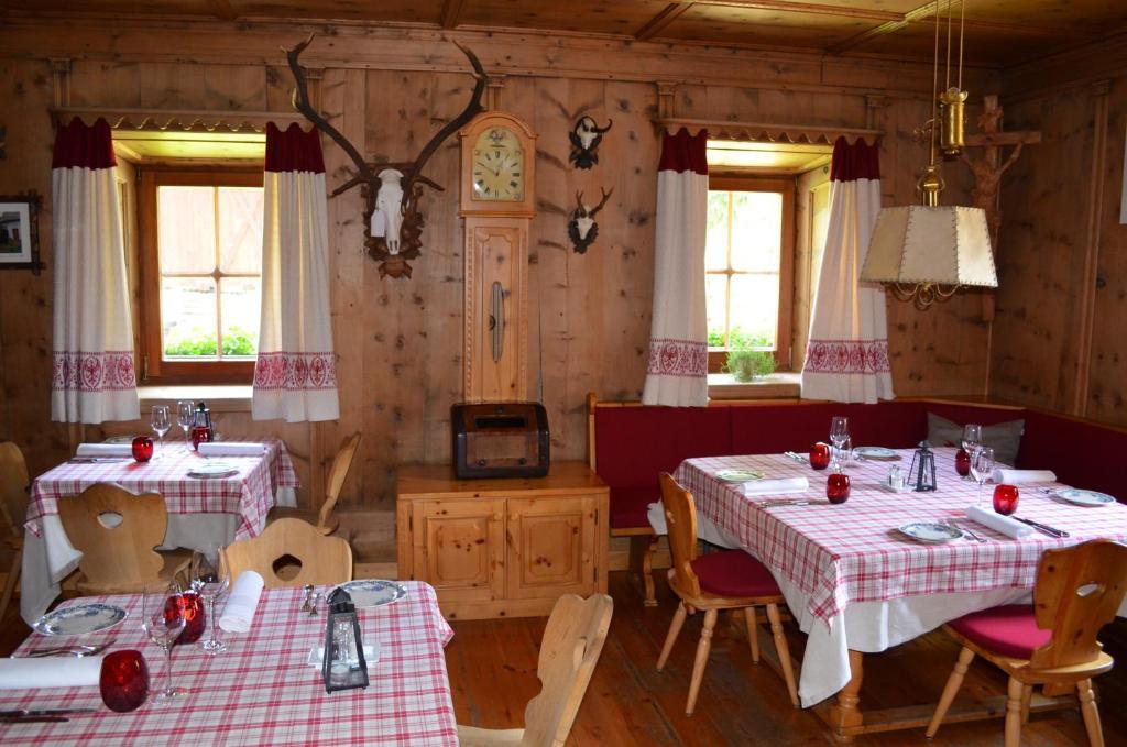 Hotel Ansitz Goller Rasun di Sopra Esterno foto