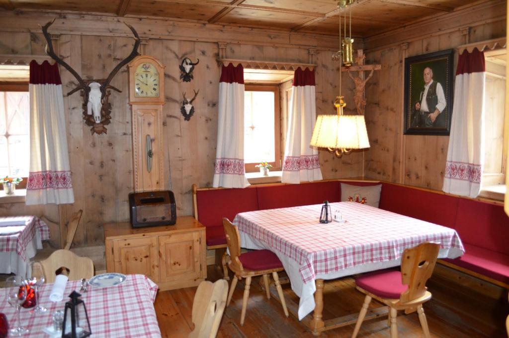 Hotel Ansitz Goller Rasun di Sopra Esterno foto