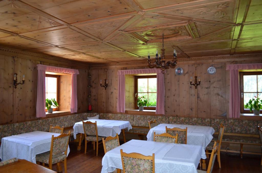 Hotel Ansitz Goller Rasun di Sopra Esterno foto